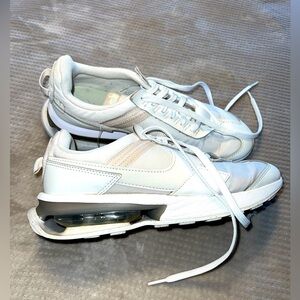 Women's Nike Air Max Pre-day sneakers Size 8